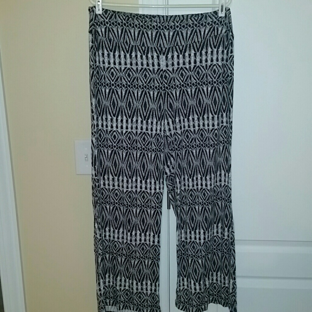 Cato Woman 14/16W Black, White and Gray Pants